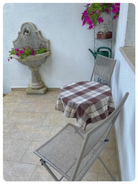Appartamento Apartman Sorgo Zambratija  Esterno foto